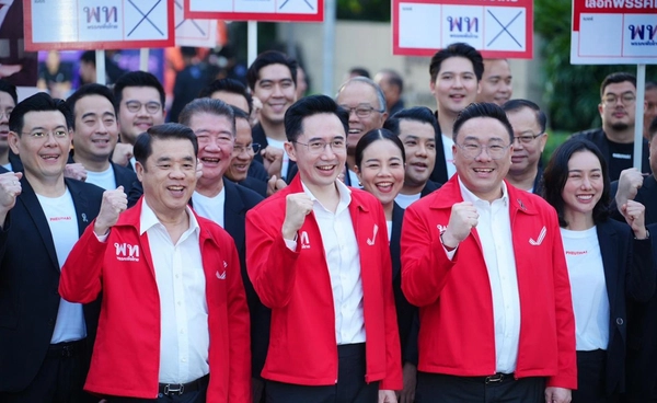 3 แคนดิเดตนายกฯ พรรคเพื่อไทย นำทีมสมัครปาร์ตี้ลิสต์-จับเบอร์พรรค