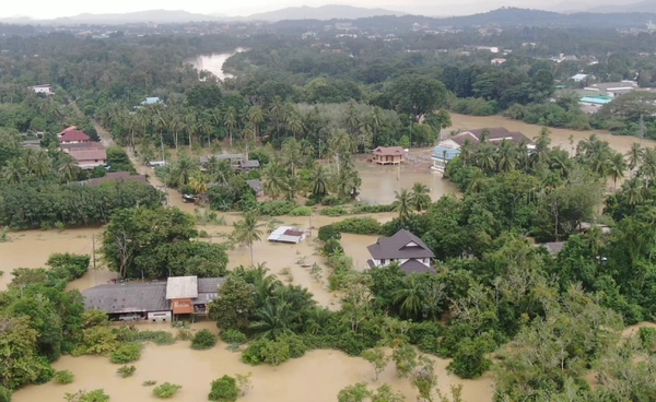 “ยะลา” น้ำท่วมหนัก กระทบ 8 อำเภอ เสียชีวิตแล้ว 5 ราย