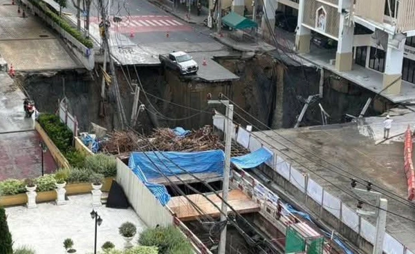 เปิดสาเหตุ ถนนทรุดตัว หน้ารพ.วชิรพยาบาล เกิดจากท่อประปาแตก หรือ การก่อสร้าง? 