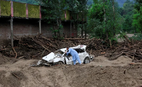“ปากีสถาน” น้ำท่วมหนัก เสียชีวิตแล้วกว่า 300 ราย  ยังสูญหายกว่า 200 ราย