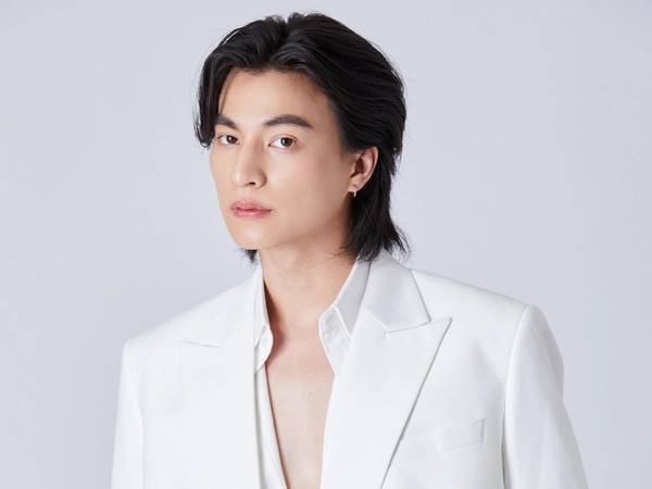 “กลัฟ คณาวุฒิ” ส่งต่อกำลังใจบริจาคทุนทรัพย์ให้ 2 มูลนิธิฯ  ช่วยเหลือน้ำท่วมและเหตุการณ์ไทย-กัมพูชา 