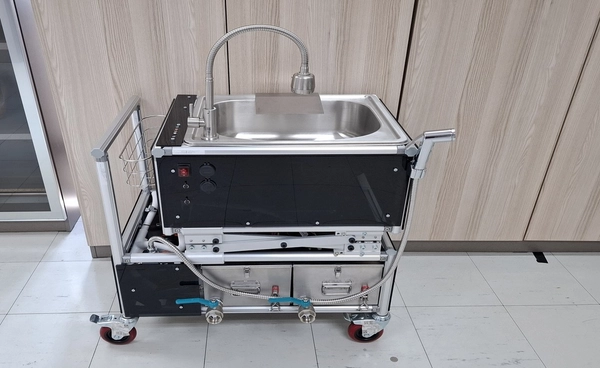 รถเข็นสระผม “แคร์ธี่” นวัตกรรมคนไทย ยกระดับคุณภาพชีวิตผู้ป่วยติดเตียงและผู้ดูแล