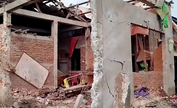 กองทัพเมียนมาโจมตีทางอากาศใส่โรงเรียนในรัฐยะไข่ เด็กนักเรียนเสียชีวิตอย่างน้อย 22 คน 