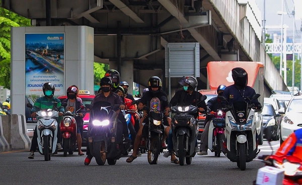 ขี่มอเตอร์ไซค์ไม่สวมหมวกกันน็อก ปรับ 2,000 เริ่ม 1 มิ.ย. 68