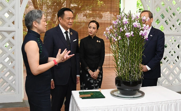 สิงคโปร์ต้อนรับนายกฯไทยอบอุ่น ตั้งชื่อกล้วยไม้สายพันธุ์ใหม่ Anutin Thananon Charnvirakul