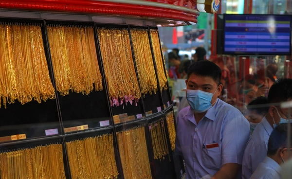 ราคาทองพุ่งแตะ 54,950 บาท จับตาความไม่แน่นอนการเมืองหนุนแรงซื้อ