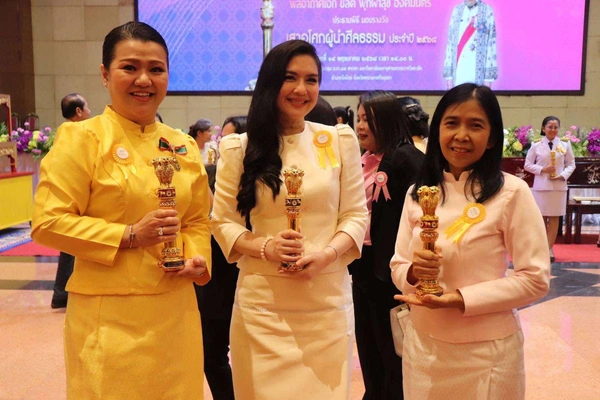 คนดังรับรางวัลบุคคลต้นแบบทางพระพุทธศาสนา 2568