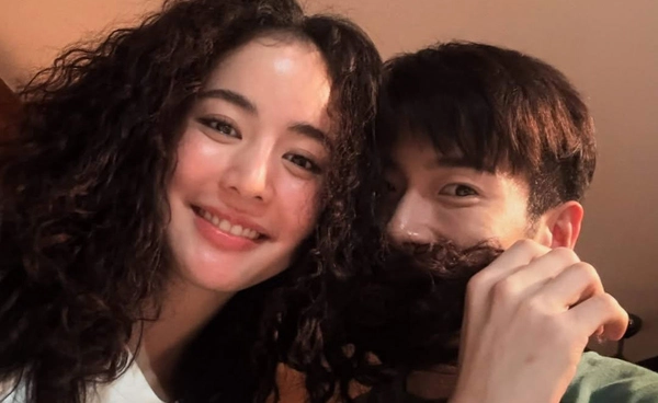 อาเล็ก ธีรเดช อวดลุุคใหม่ โบว์ เมลดา บินเรียนต่อ บ่นคิดถึงแล้วตั้งแต่ยังไม่ขึ้นเครื่อง