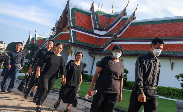 เปิดคำแนะนำการแต่งกายเข้าถวายสักการะพระบรมศพ สมเด็จพระพันปีหลวง