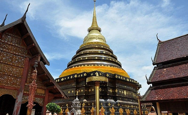 10 ที่เที่ยวลำปาง เช็กอินเมืองรถม้า สัมผัสวัฒนธรรมน่าหลงใหล