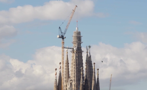 มหาวิหารสเปน “Sagrada Familia” ผงาด ! ขึ้นแท่นโบสถ์สูงที่สุดในโลก 172.5 เมตร 