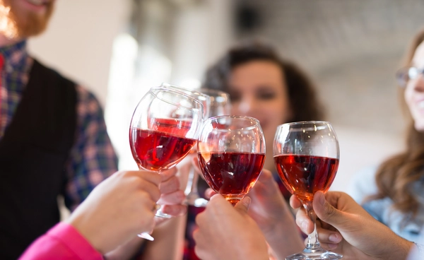 รักษา"โรคซึมเศร้า" จนอาการดีขึ้น จิบไวน์ จิบเบียร์ได้หรือไม่? จิตแพทย์มีคำตอบ