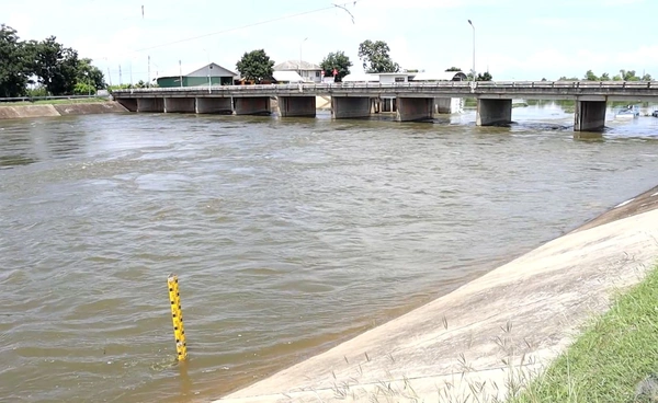บางระกำ พิษณุโลก วิกฤตต่อเนื่อง ชุมชนบ้านปากคลอง น้ำท่วมเริ่มเน่า