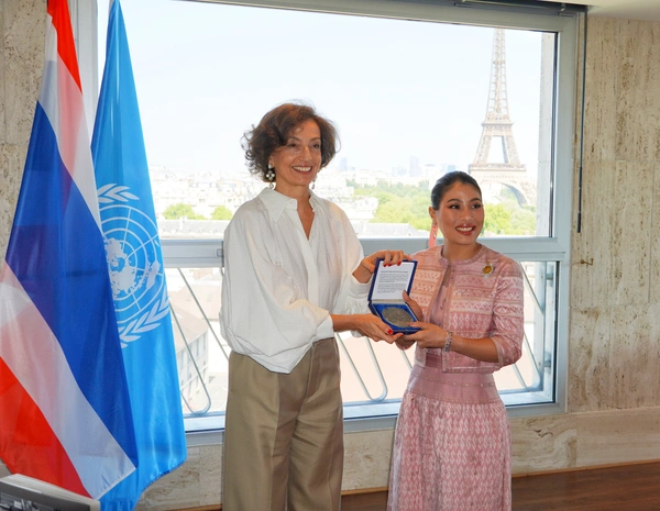 ยูเนสโก ทูลเกล้าฯ ถวายเหรียญสดุดี “เจ้าฟ้าสิริวัณณวรี”