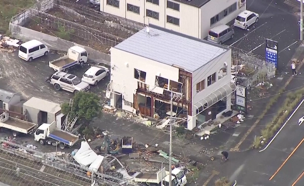 ไต้ฝุ่น “เผ่ย์ผ่า” ถล่มญี่ปุ่น ทิ้งความเสียหายเพียบ บ้านพัง 230 หลัง บาดเจ็บกว่า 20 คน