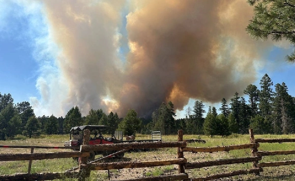 เร่งควบคุมไฟป่า 2 จุด ในแกรนด์แคยอนของสหรัฐฯ เผาป่าวอดแล้วนับแสนไร่