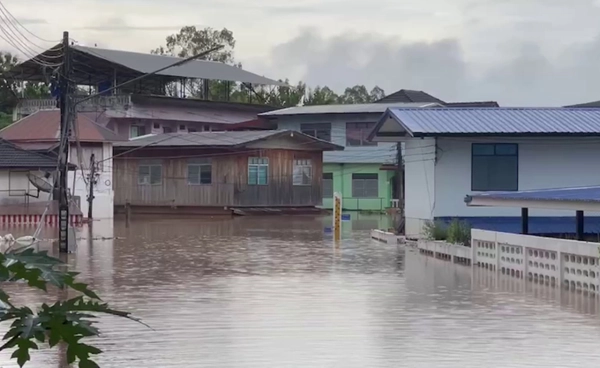 เทศบาลเมืองเลย น้ำท่วมสูงมิดหลังคา