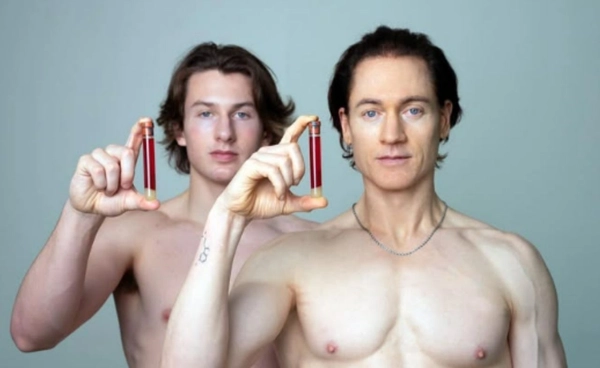 มหาเศรษฐีอเมริกันทดลองใช้เกล็ดเลือดลูกชายชะลอความแก่