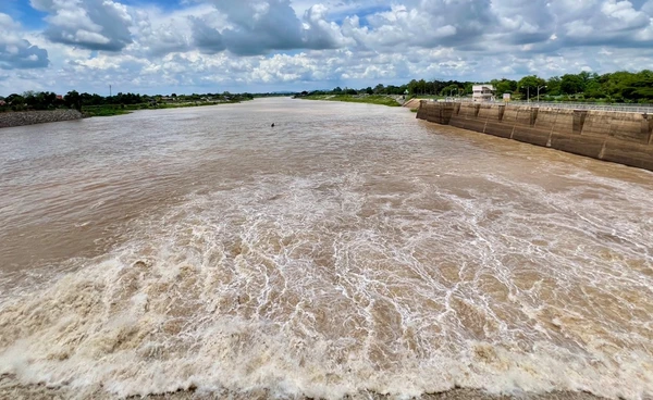 เขื่อนเจ้าพระยา เช้านี้! ปรับลดการระบายน้ำอยู่ที่ 2,400 ลบ.ม./วินาที