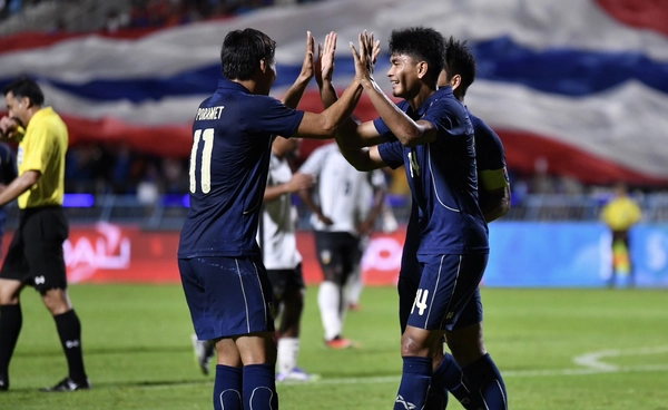 ผลการแข่งขันฟุตบอลคิงส์ คัพ ทีมชาติไทย ชนะ ฟิจิ 3-0 เจอ อิรัก รอบชิงฯ