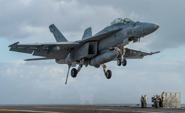 เครื่องบินขับไล่ F/A-18 Super Hornet ตกในทะเลแดงลำที่ 2 ในรอบงสัปดาห์เศษ