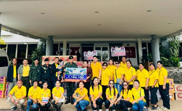 "ชาวท่าน้ำอ้อยม่วงหัก" ขนสิ่งของ 4 คันรถ-เงินสดกว่า 1 ล้าน มอบทหารชายแดน "จ่าวิรัช" ร่วมส่งน้ำพริกปลาร้าสู่แนวหน้า 