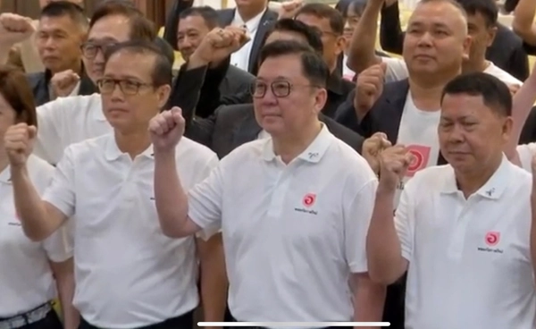 มาแล้ว!  "จตุพร" ประกาศนำพรรคโอกาสใหม่ ลงสนามเลือกตั้ง 2569