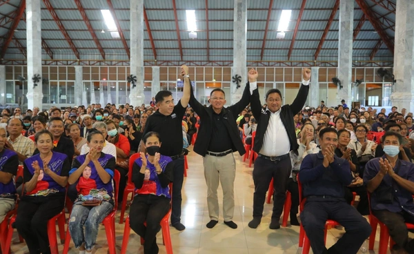 "สมศักดิ์" นำ "ภูดิท-วิทยา" ลุยพิจิตร ฟังปัญหาเกษตรก่อนจัดทำนโยบายเพื่อไทย