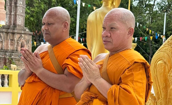 อนุโมทนา อรชร เชิญยิ้ม อุปสมบท 7 วันแก้ดวงตก สะเดาะเคราะห์หวังได้เริ่มชีวิตใหม่