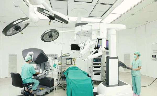 รักษามะเร็งระบบทางเดินปัสสาวะ ด้วย “หุ่นยนต์ช่วยผ่าตัด da Vinci” ลดภาวะแทรกซ้อน แผลเล็ก ฟื้นตัวไว