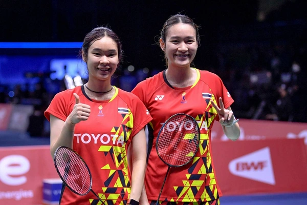 ทัพขนไก่ไทย ผลงานยอดเยี่ยมที่ แคนาดา  อันนา-มูนา กอดคอ ไตเติ้ล-เจน คว้าแชมป์