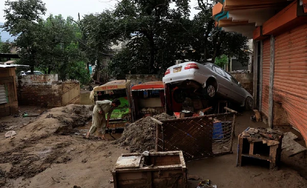 ฝนถล่ม “ปากีสถาน” หนัก ผู้เสียชีวิตพุ่งเกือบ 400 ราย