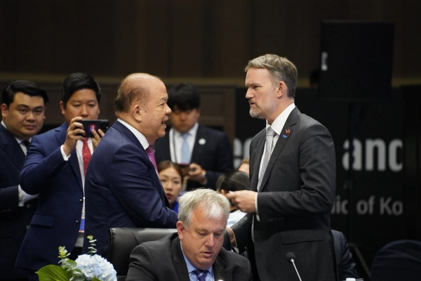 "พิชัย" นำทีมพณ.ถกรัฐมนตรีการค้าอาเซียนรับมือเศรษฐกิจโลก