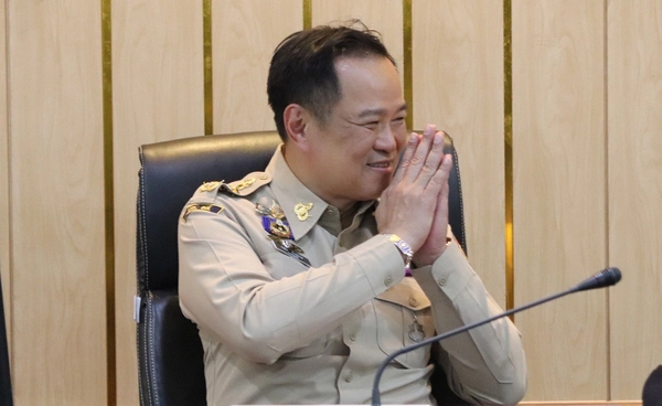 นายกฯ สวมชุด อส.ลุยตรวจราชการ ให้กำลังใจจนท.ปฏิบัติภารกิจชายแดน 