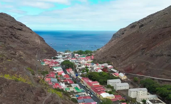 เกาะเซนต์เฮเลนา เกาะที่อยู่ห่างไกลที่สุดในโลก ก้าวสู่พลังงานสะอาด