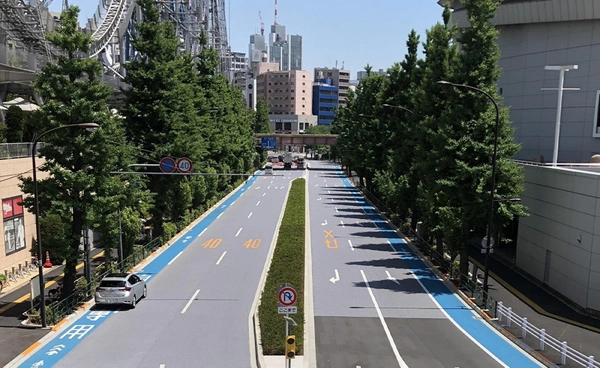 รู้หรือไม่ ! โตเกียวกำลังใช้ "นวัตกรรมถนนเย็น" สู้ภัยร้อน!