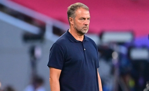 ฟลิค ผิดหวังเกมรับ บาร์ซ่า เสียประตูชัยให้ เปแอสเช นาที90