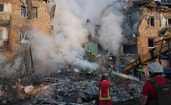 รัสเซียถล่มกรุงเคียฟครั้งใหญ่ เสียชีวิตอย่างน้อย 21 ราย