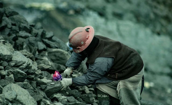  “จีน” คุมแหล่งผลิต “แร่หายาก” ในเมียนมา 