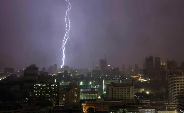 เผยสาเหตุหนาวไม่มา เจอฝนถล่มต่อ!  กรุงเทพฯ ลุ้นลมหนาวหลัง 15 พ.ย.