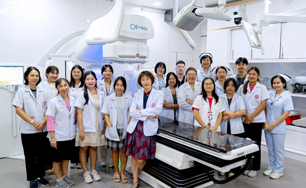 รพ.ราชวิถีใช้เครื่องเร่งอนุภาคใหม่ "ฉายแสงตรงจุด" ผู้ป่วยมะเร็ง