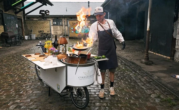 “เชฟจักรยาน” ตำนานครัวเคลื่อนที่ เปิดมาแล้ว 20 ปีใน “โคเปนเฮเกน”