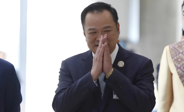 "อนุทิน" เดินทางถึงสภา รับตื่นเต้น ขอบคุณพี่น้องประชาชนทุกคน