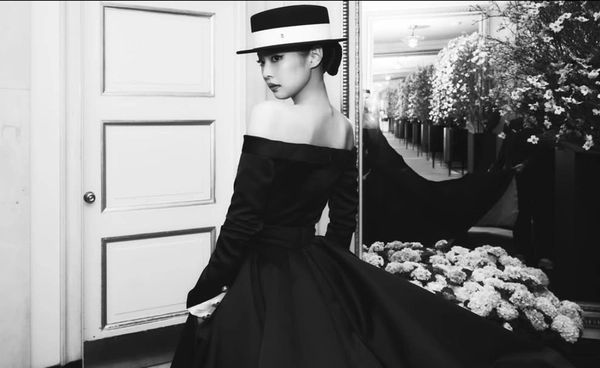 ประมวลภาพ "Jennie Kim" ในงาน Met Gala 2025 กับความเชื่อมโยงผู้หญิงในตำนานแฟชั่นโลก Coco Chanel 