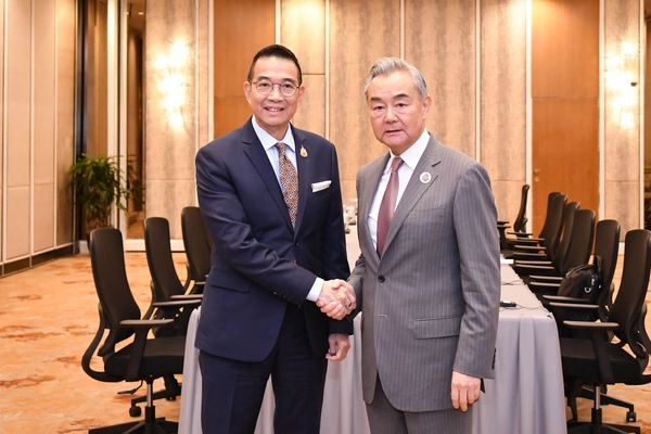 "หวังอี้" หารือ "มาริษ" ย้ำจุดยืนเป็นกลาง 