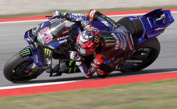 กวาร์ตาราโร่ ประทับใจรถเครื่อง V4 คันใหม่ของยามาฮ่า