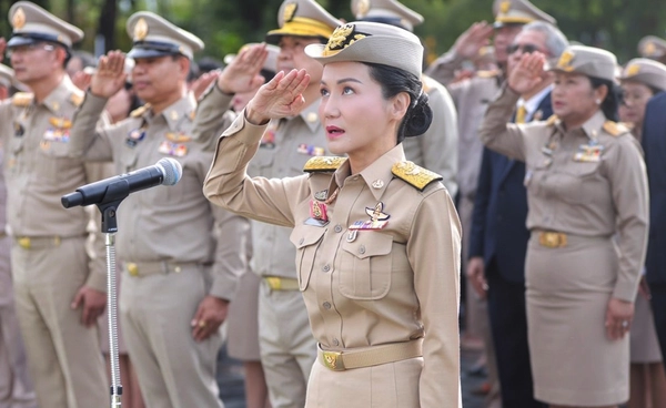 รมว.ศึกษาธิการนำจัดงานวันพระราชทานธงชาติไทย ครบ 108 ปี