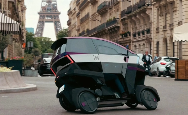 เผยต้นแบบรถสี่ล้อไฟฟ้าจากฝรั่งเศส เอียงเลี้ยวแบบมอเตอร์ไซค์ วิ่งฉิวในเมือง