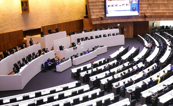 ประชาชนอยากเห็นผู้นำแบบไหน? เปิดผลสำรวจความคาดหวังต่อสส. - นายกฯ 