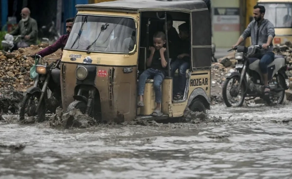 ปากีสถานตายกว่า 800 ในหน้าฝนปีนี้ ท่วมหนักสุดในรอบ 40 ปี